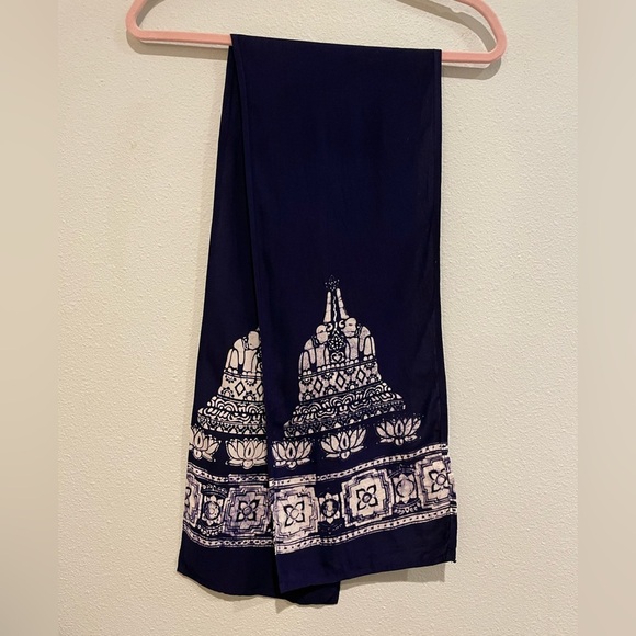 Navy Batik print lightweight scarf with elephant print. - Picture 1 of 2